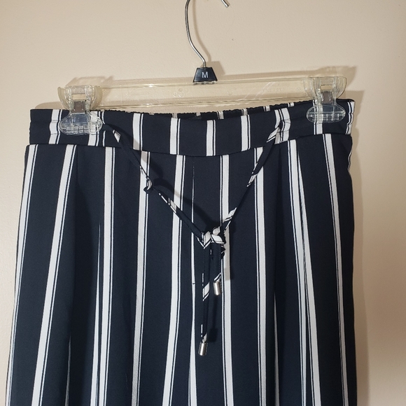 Forever 21 Women's pinstripe Pants Sz Small - Picture 3 of 6